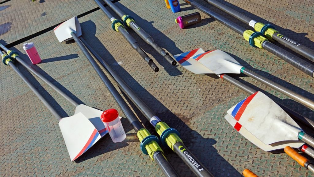 a-bunch-of-different-types-of-arrows-on-the-ground-xpfbpqq5ac
