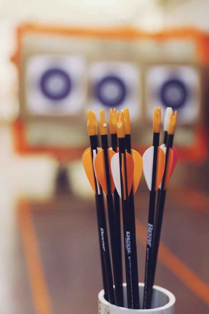 black-and-orange-dart-pins-vxty7mn379y